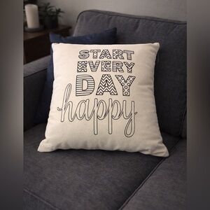 NWOT Thirty-One “Start Every Day Happy” Decorative Throw Pillow